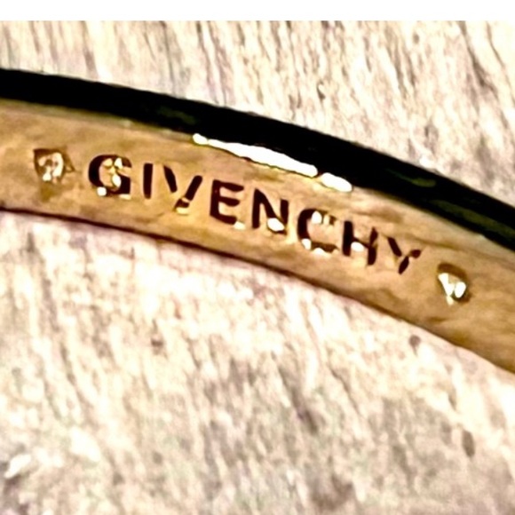 NWT AUTHENTIC GIVENCHY CZ GOLD TONE BANGLE SPARKLY BRACELET DESIGNER JEWELRY - Picture 2 of 10